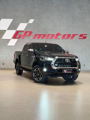 TOYOTA HILUX 2.8 D-4D TURBO DIESEL CD SRV 4X4 AUTOMÁTICO